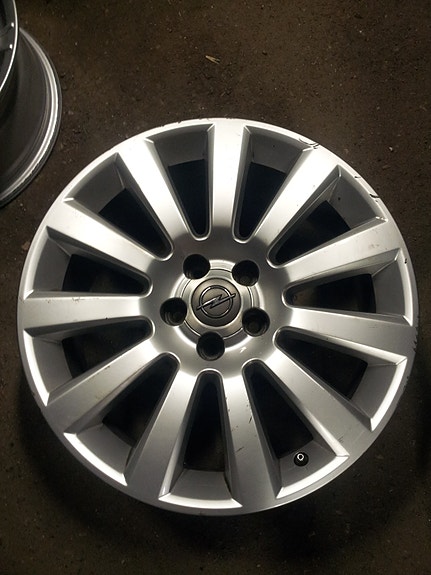 Kevytmetallivanteet Opel Originaal 7.5xR18 5x110 / ET37-0 / 65.1