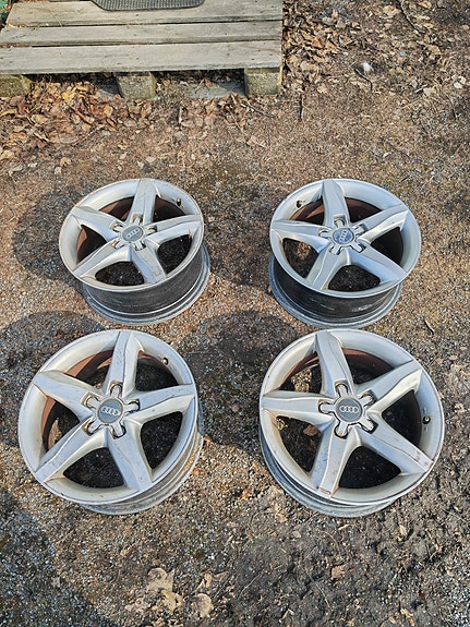 Audin aluvanteet 5x112/16