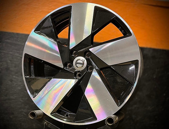 Kevytmetallivanteet Volvo Original 8xR20 5x108 / ET50-58 / 63.4