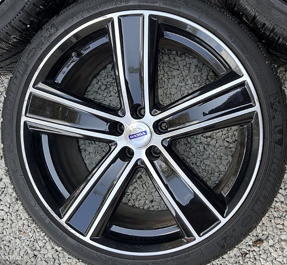Kevytmetallivanteet Dezent 9xR20 5x108 / ET38 / 63.4