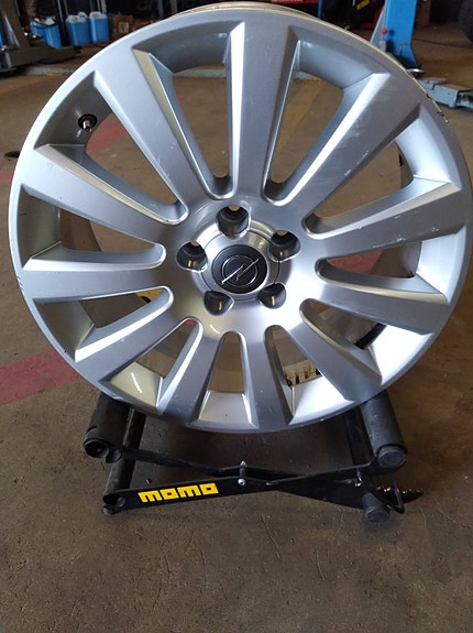 Kevytmetallivanteet Opel Originaal 7.5xR18 5x110 / ET37-0 / 65.1