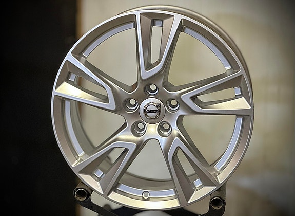 Kevytmetallivanteet Volvo Original 7.5xR18 5x108 / ET50-0 / 63.4