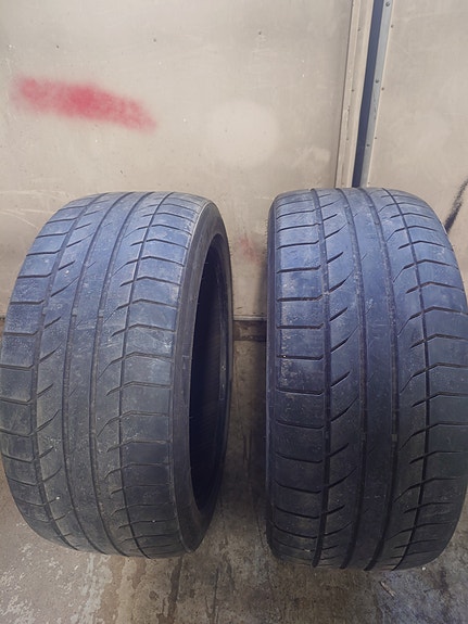 2kpl 275/40/20 kesärenkaat.