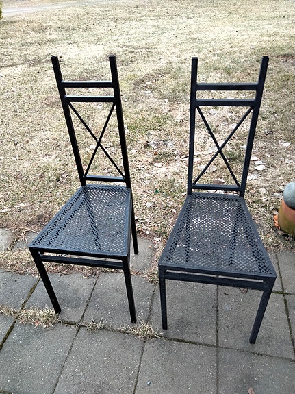 Mustat metalli tuolit 500€