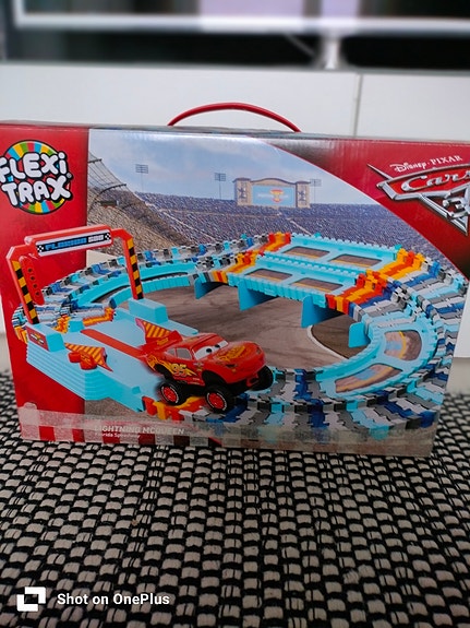 Disney Cars Flexi Trax autorata lelu