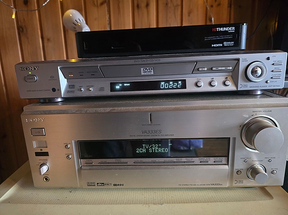 Sony SACD soitin DVP-NS700V + vahvistin STR-VA333ES