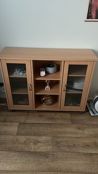 IKEA kaappi lasiovilla puunvärinen
