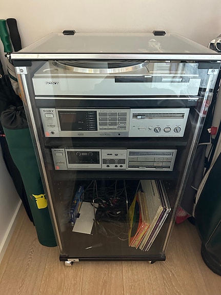 Vintage Sony levysoitin, vahvistin ja kasettisoitin + Sennheiser kuulokkeet