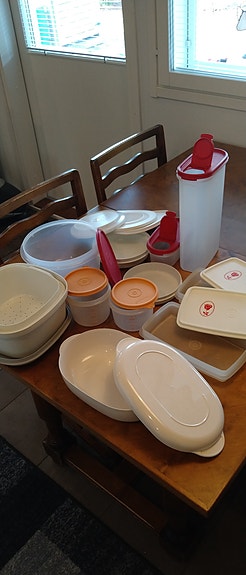 Tupperware astioita
