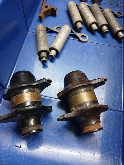 Ford V8 sähköosia