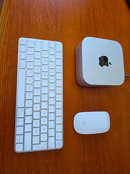Apple Mini M4 2tb, Magic keyboard with touch id, Magic Mouse | Tori