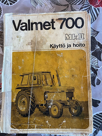 Valmet 700 käyttö ja hoito kirja