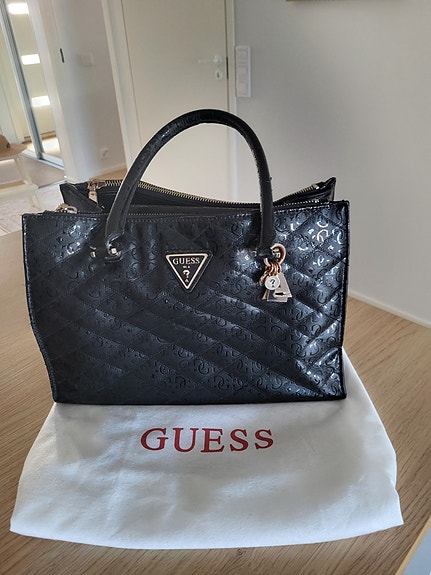 GUESS olkalaukku