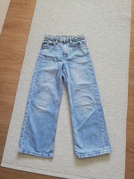 H&M leveät farkut