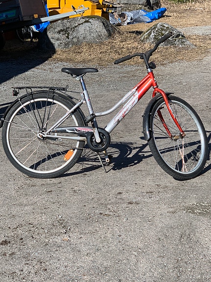 Vaihteeton Polkupyörä. Hyvä välitys .