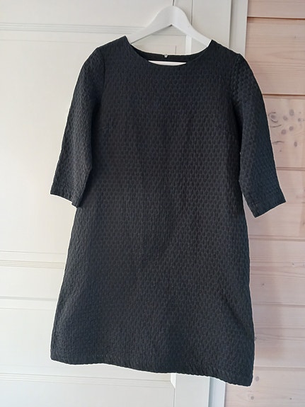 Marimekko musta mekko 36