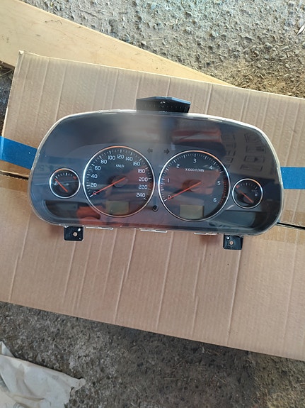 Volvo V40 S40 mittaristo Disel