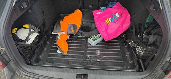 Skoda Octavia tavaratilan kaukalomatto (alkuperäinen)