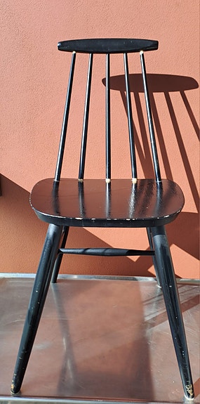Musta pinnatuoli