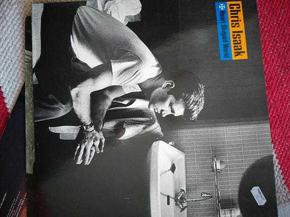 Chris Isaak vinyyli Heart Shaped world
