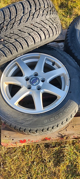 Volvo alumiinivanteet renkailla 205/60 R16