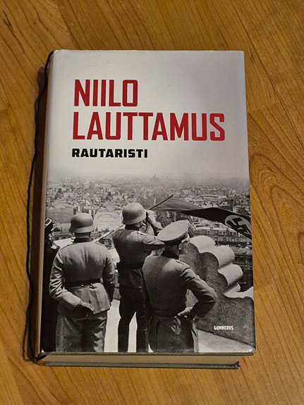 Niilo Lauttamus. -  Rautaristi