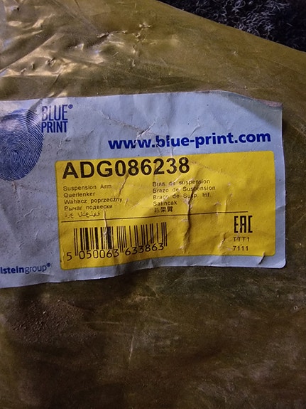 Kia tukivarsi ADG086238