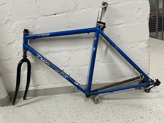 Tunturi teräs hybrid 28”