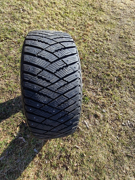 Nastarengas Good Year Ultra Grip 225/55 R17