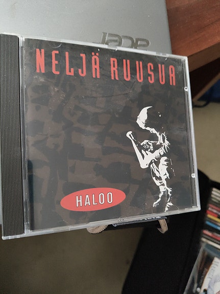 Neljä Ruusua Haloo CD-levy