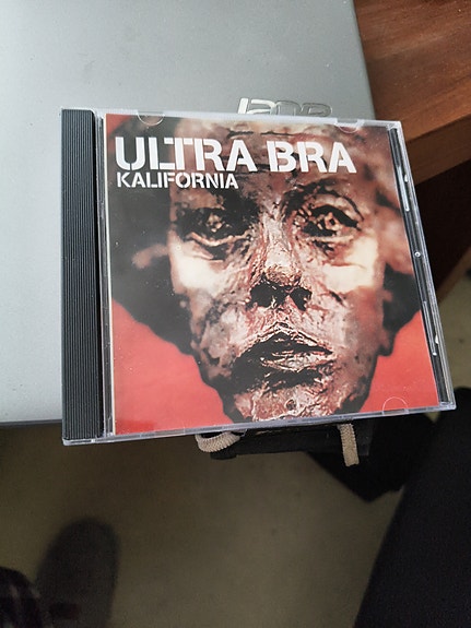Ultra Bra Kalifornia CD-albumi