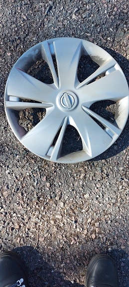 Nissan pölykapseli