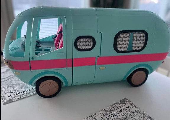 L.O.L matkailuauto