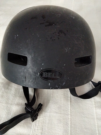 Bell kypärä M 55–59 cm musta