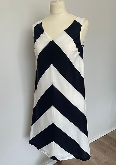 Marimekko, mustavalkoinen mekko
