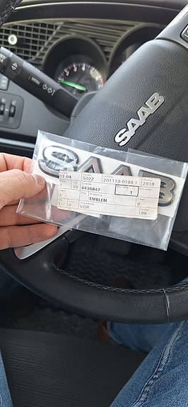 Saab 9000 CS CSE takaluukun SAAB-merkki
