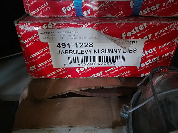 Nissan Sunny 100NX