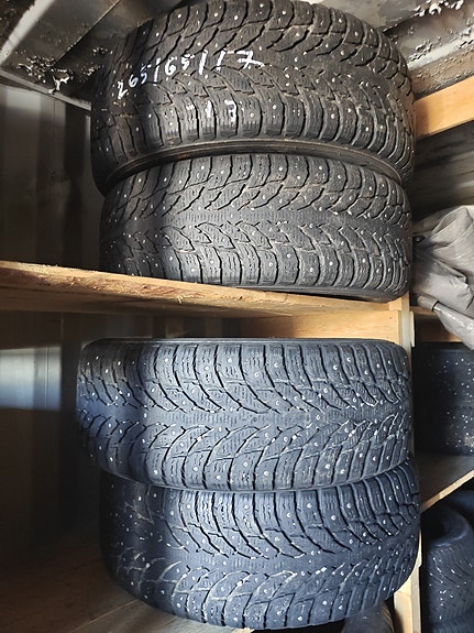 Nastarenkaat 4 kpl Nokian Hakka 9
