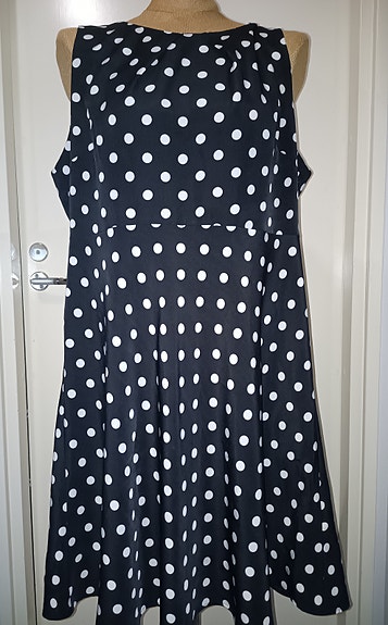 Sara Kelly/Ellos polka dot mekko 46/XL