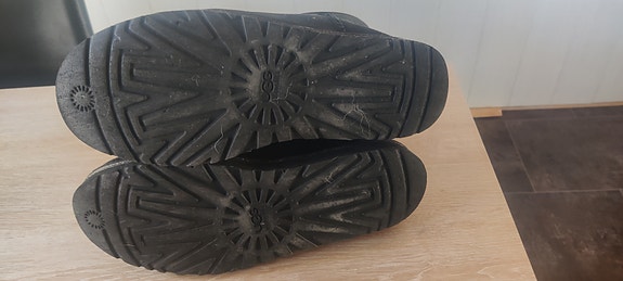 UGG Classic boot black 47
