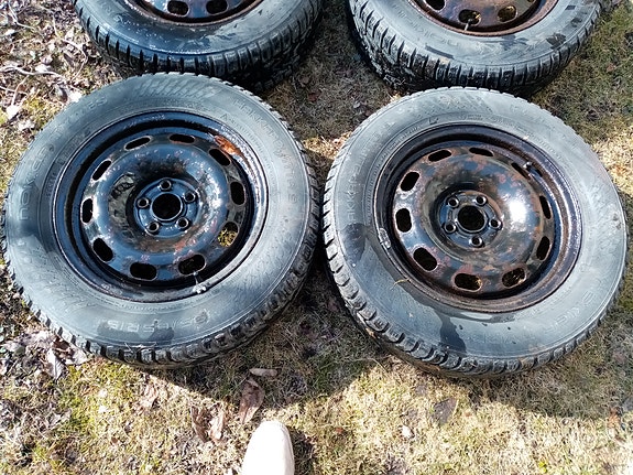 Skoda Octaviassa olleet Nokian nastarenkaat 195/65-15