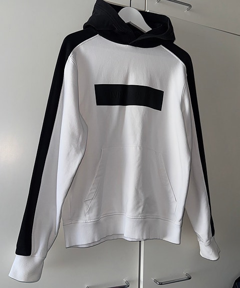 Calvin Klein huppari