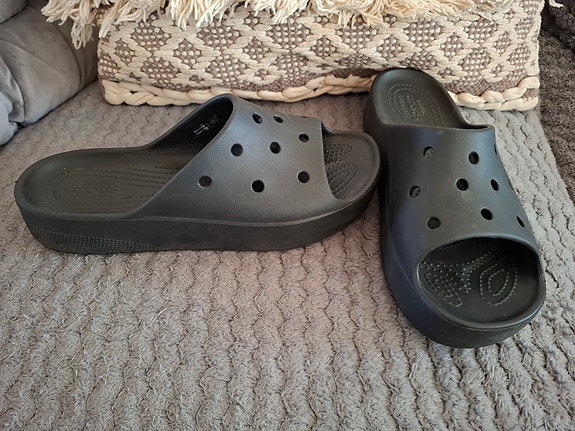 Crocs sandaalit