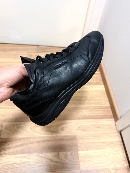 Prada tennarit