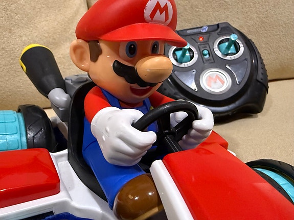 Jakks Nintendo Super Mario Kart radio-ohjattava