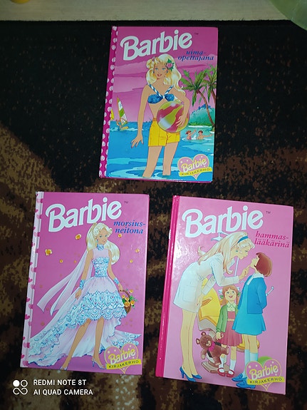 Barbie kirjoja vuosilta 1996 ja 1997