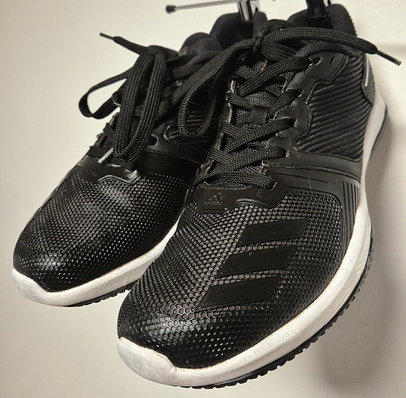 Adidas Cloudfoam lenkkarit, koko 42⅔