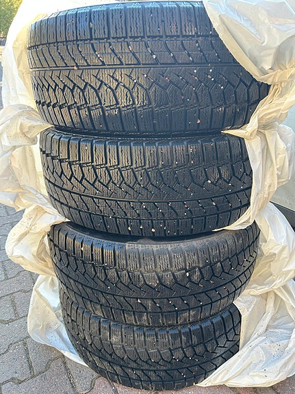 255/45 R19 Kitkarenkaat 4 kpl HYVÄT (n. 8mm)