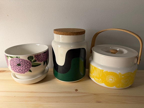 Marimekko Oiva kukkaruukku, purkki ja purnukka