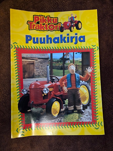Pikku Traktori puuhakirja